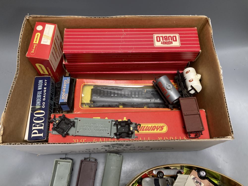 A quantity of Hornby OO gauge model railway and a small collection of Matchbox and other die cast cars